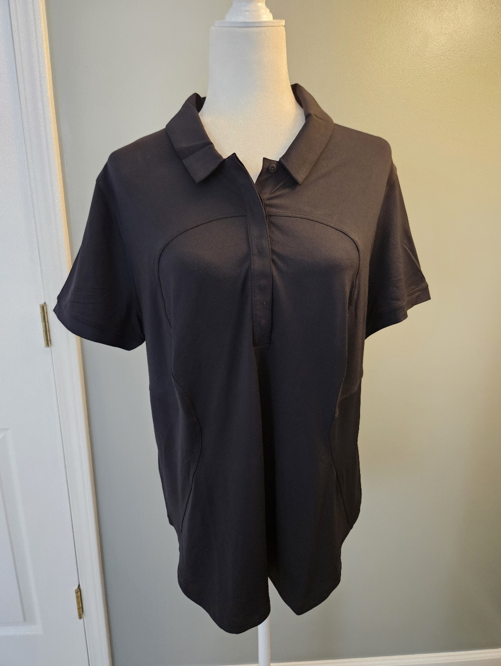 LuluLemon Classic Short Sleeve Polo Top in Black Size XL